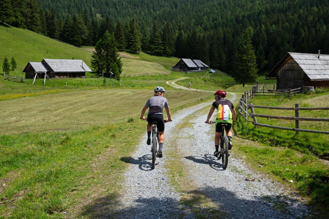 Alpenhotel & Aparthotel Lanz Hohentauern Esterno foto